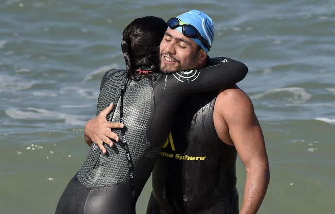 Encarar o mar foi o maior desafio de Rafa, Lívia e, principalmente, Kênia (Foto: André Durão)